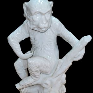 RARE VINTAGE SERV-WARE RUBEL JAPAN # 618 WHITE PORCELAIN MONKEY ON TREE FIGURINE